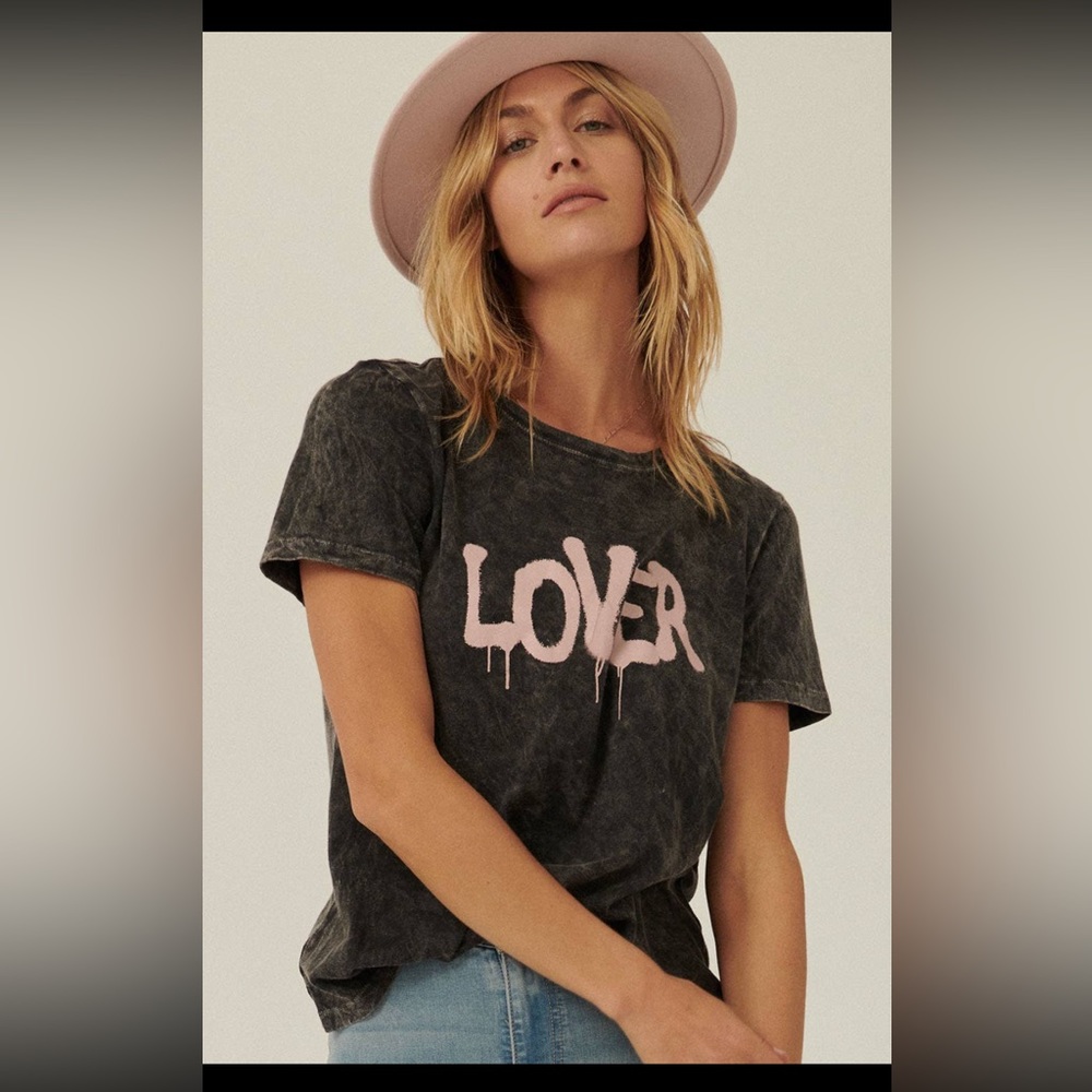PROMESA TAYLOR SWIFT INSPIRED LOVER MINERAL GRAPHIC TEE ❤️NEW COLL IN STORES❤️
